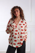 Oversized Bluse Creme Lippen-Print Viskose – LACLARA mediterrane Mode