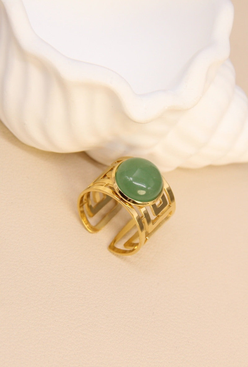 Statement Ring Gold mit grünem Stein – LACLARA mediterrane Mode