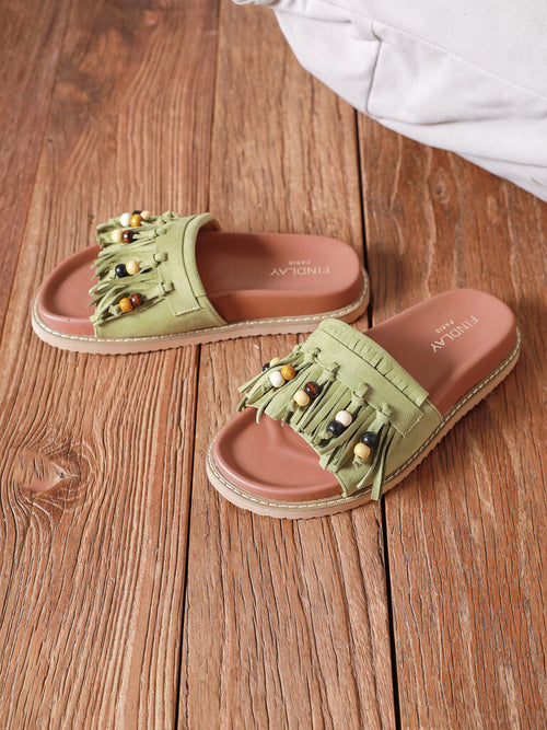 Boho Sandalen Grün mit Fransen & Perlen – LACLARA mediterrane Mode
