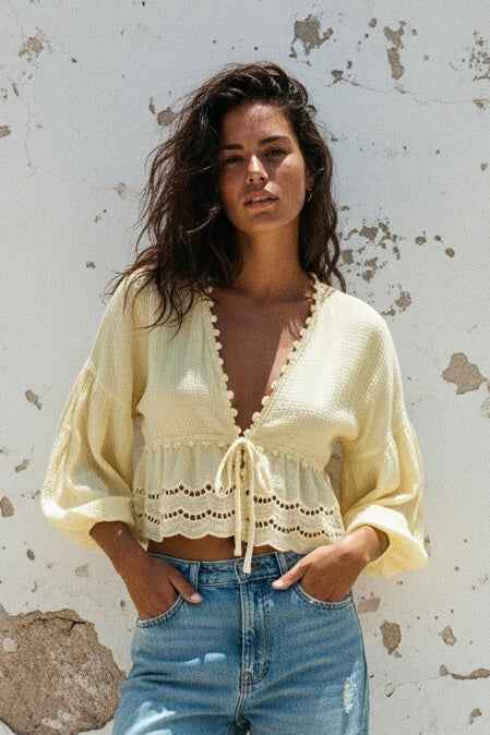 Boho Bluse „Limoncello“ — Zitronengelb mit Häkeldetails