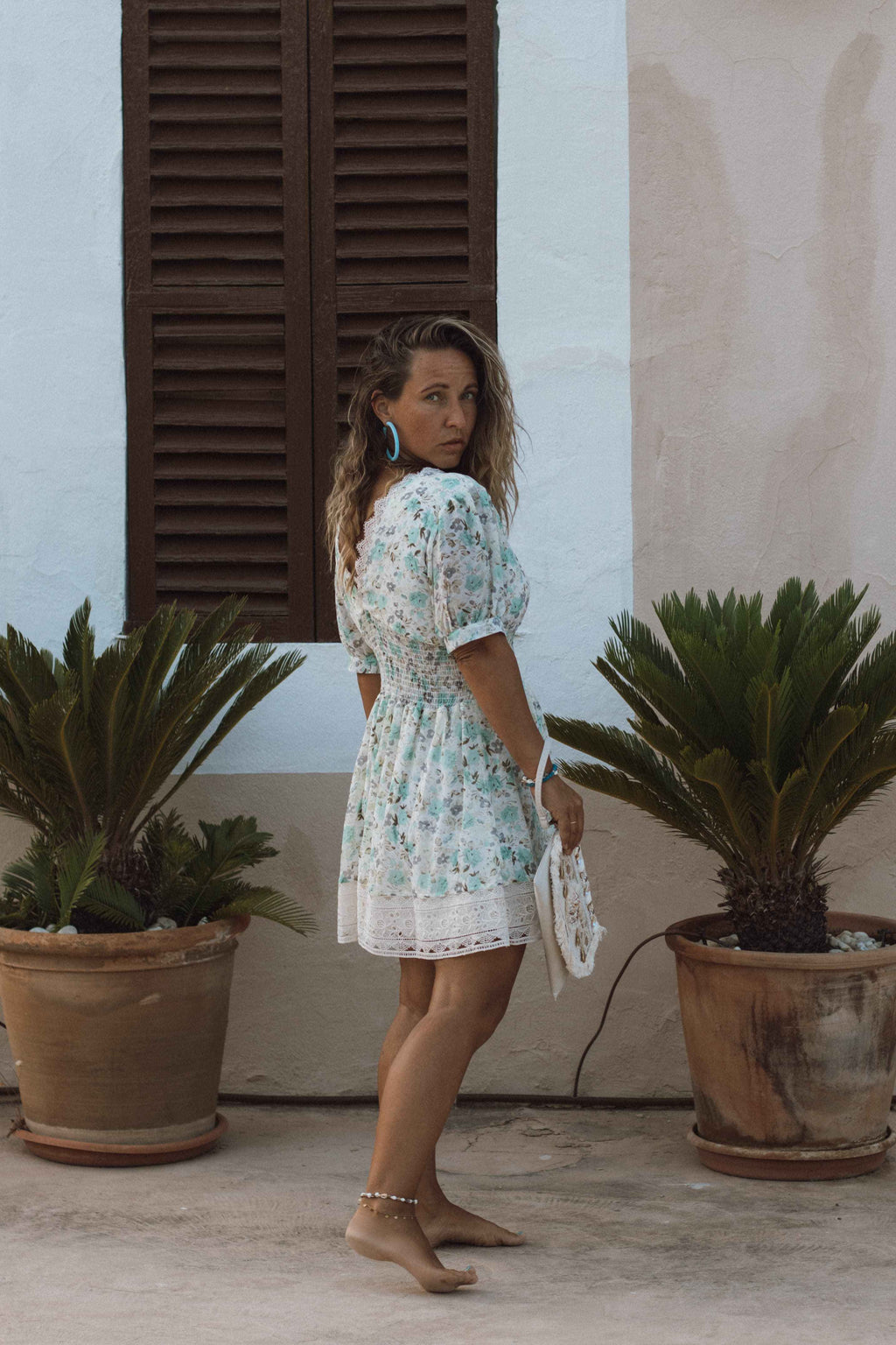 Sommerkleid mit Blumenprint & Spitze