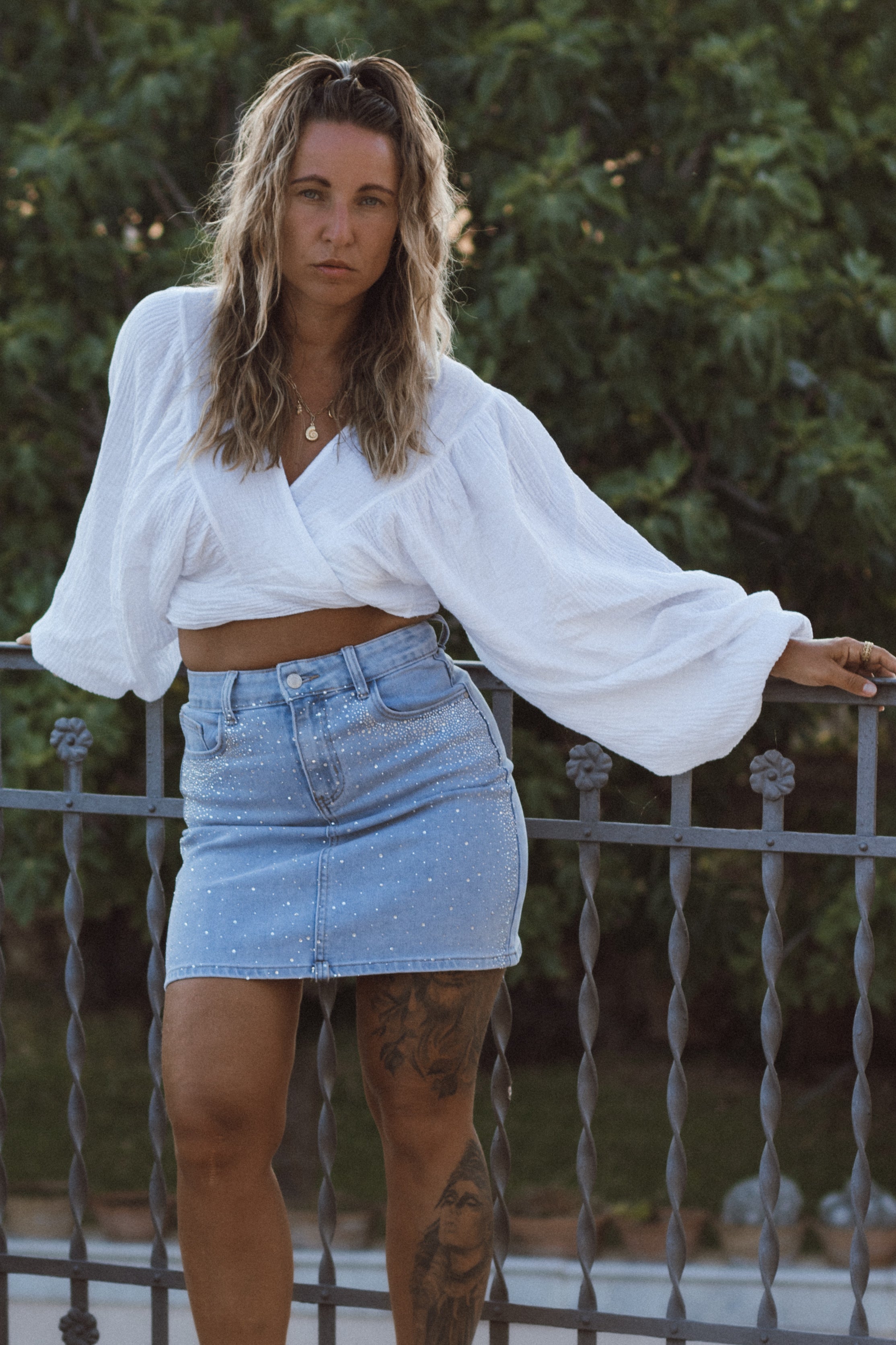 Denim Minirock mit Strass — Hellblau – LACLARA mediterrane Mode