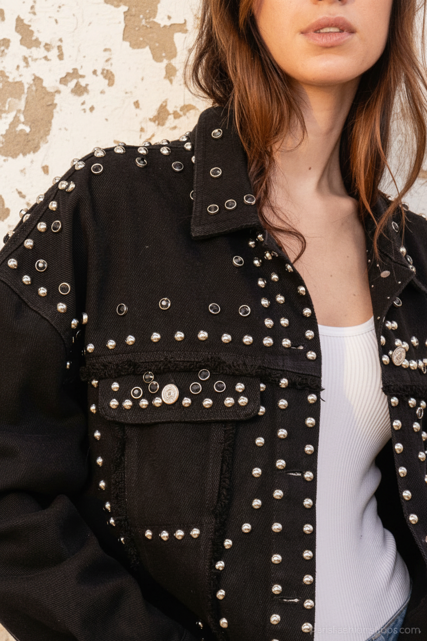Schwarze Nieten-Jeansjacke – Original